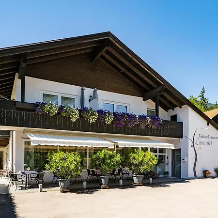 Fruhstuckspension Lavendel 3*